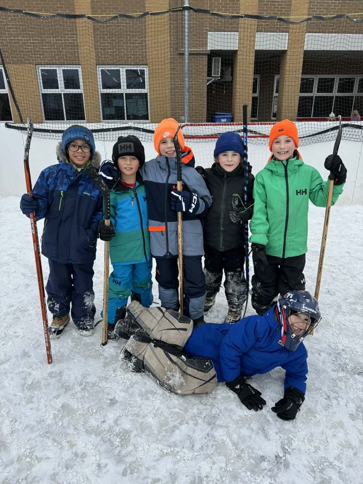 HockeyCossom2025-02