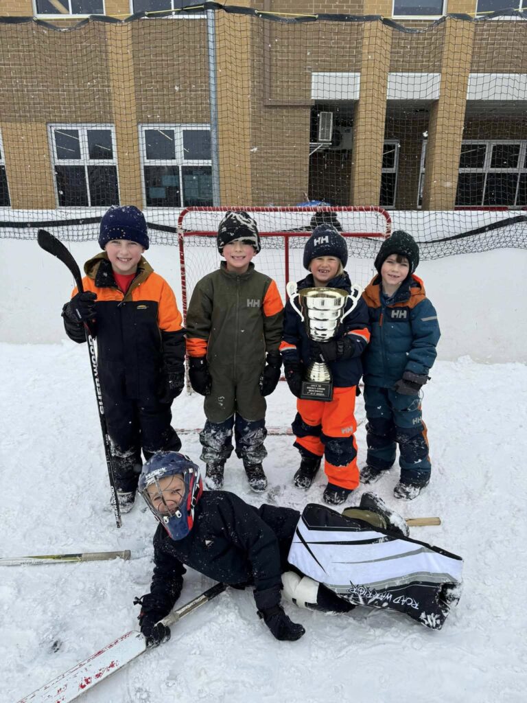 HockeyCossom2025-09