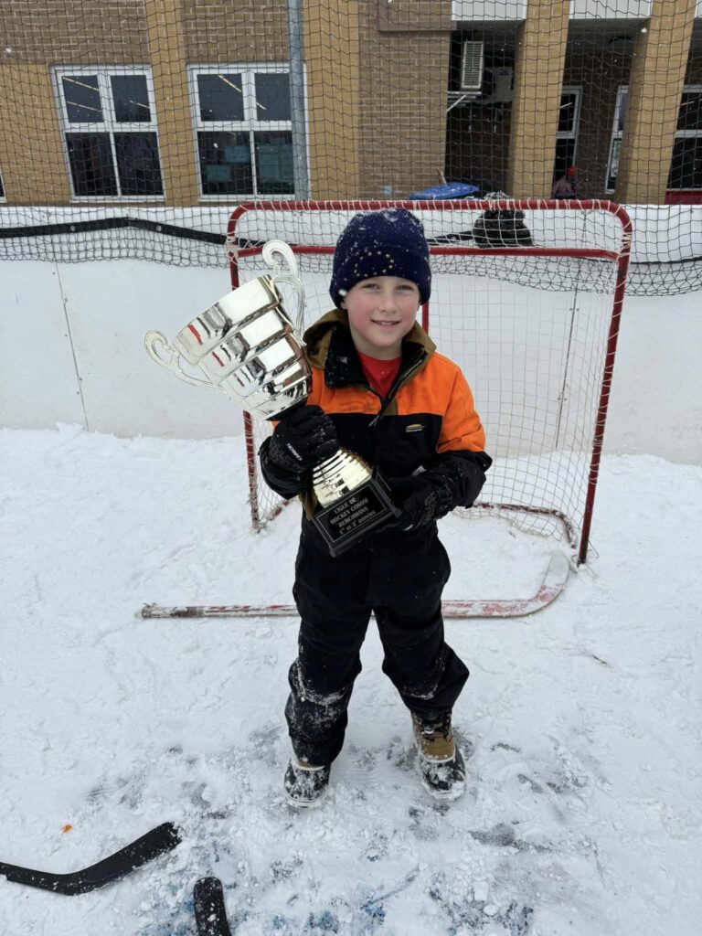 HockeyCossom2025-15